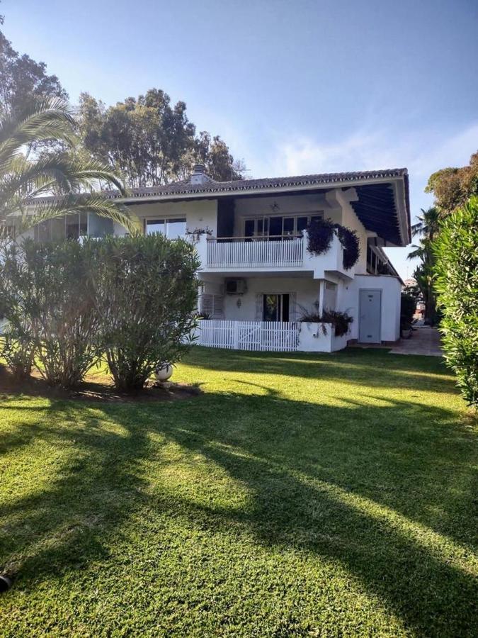 Puerto Banus Beachfront Retreat: Terrace, Pool & Tennis Marbella Exterior photo