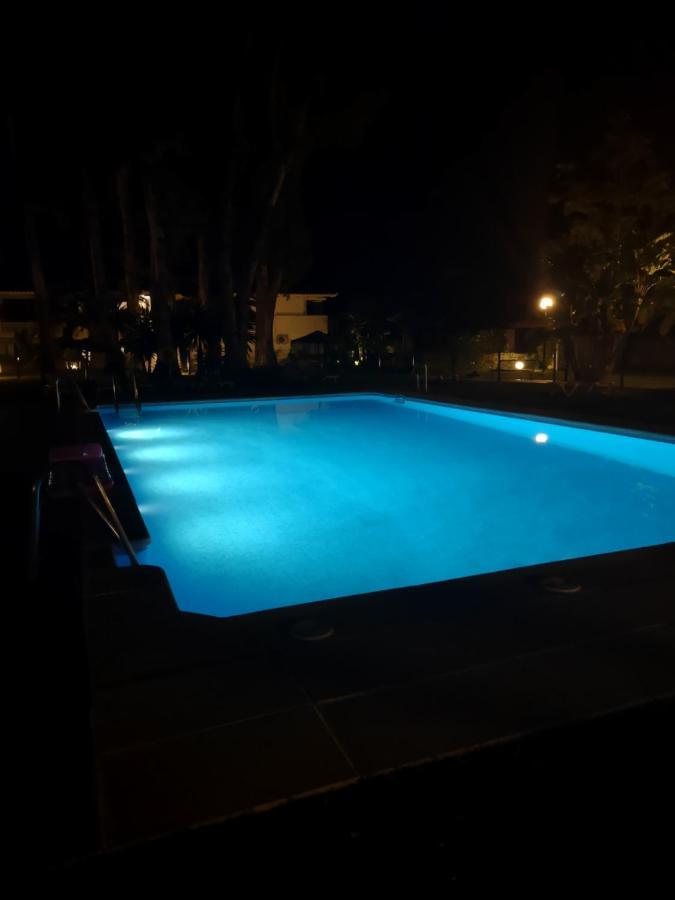 Puerto Banus Beachfront Retreat: Terrace, Pool & Tennis Marbella Exterior photo
